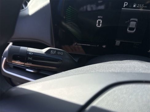 New 2025 Kia K4 LXS image 18