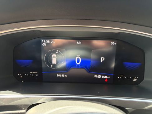 Certified 2022 Volkswagen Tiguan SE R-Line image 18