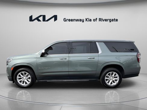 Used 2023 Chevrolet Suburban Premier image 4