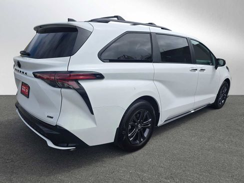 Used 2025 Toyota Sienna XSE w/ XSE Plus Package AWD/4WD image 3
