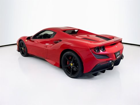 Certified 2021 Ferrari F8 Tributo image 5