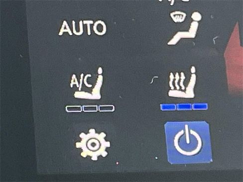 Used 2017 Chrysler 300 C image 35