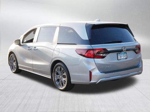 Used 2026 Honda Odyssey Touring image 5