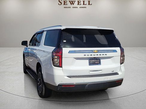 Used 2023 Chevrolet Suburban LT w/ Luxury Package image 3