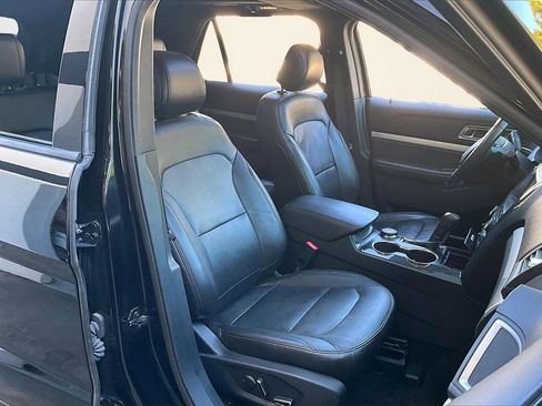 Used 2017 Ford Explorer XLT w/ Equipment Group 202A image 28