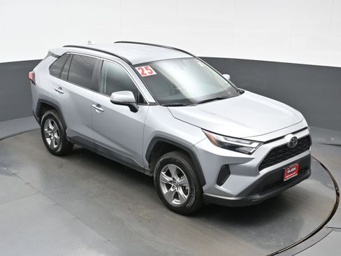 Used 2025 Toyota RAV4 XLE AWD/4WD image 33