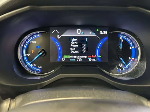 Used 2025 Toyota RAV4 XSE AWD/4WD image 30