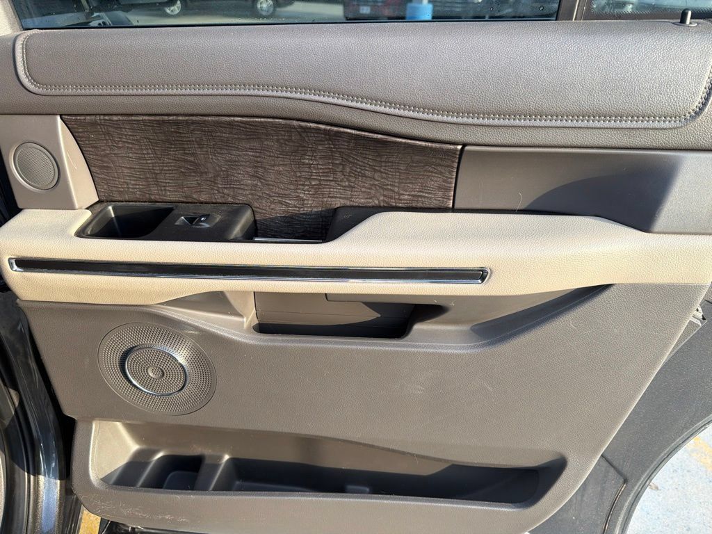 Used 2021 Ford Expedition Max Limited AWD/4WD image 39
