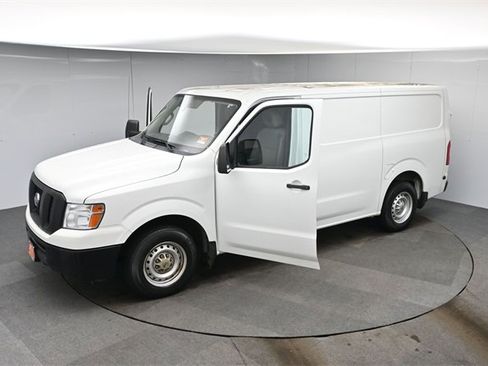Used 2014 Nissan NV 2500 S image 28