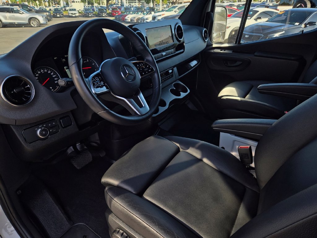Used 2024 Mercedes-Benz Sprinter 2500 image 10