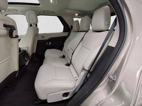 Certified 2026 Land Rover Discovery S AWD/4WD image 22