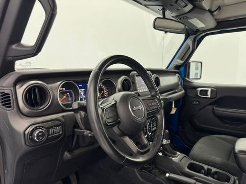 Used 2022 Jeep Gladiator Willys image 32