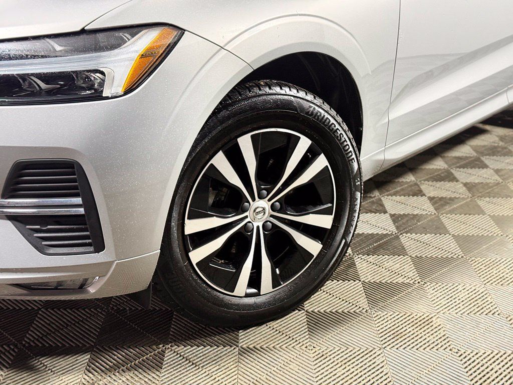 Used 2023 Volvo XC60 B5 Core AWD/4WD image 2
