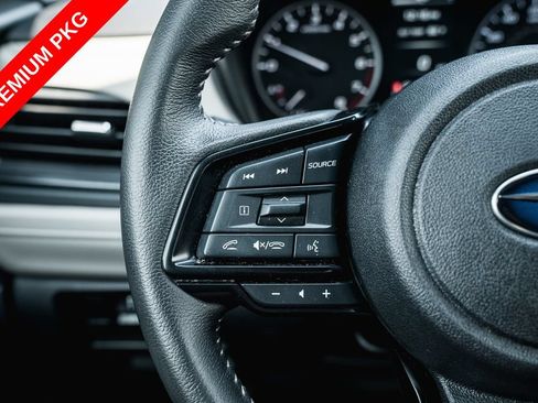 Used 2025 Subaru Forester Premium AWD/4WD image 12