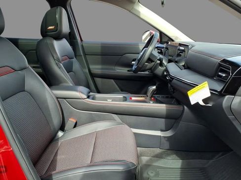 Used 2025 Nissan Kicks SR w/ SR Premium Package image 13