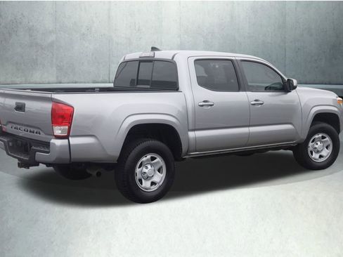 Used 2017 Toyota Tacoma SR RWD image 9