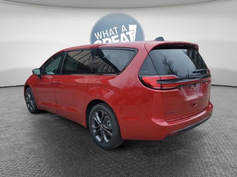 New 2026 Chrysler Pacifica Select FWD image 6