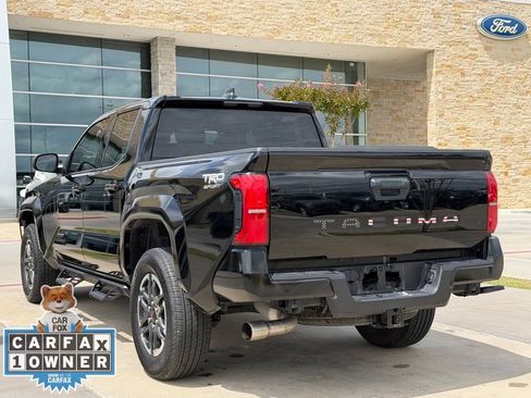 Used 2025 Toyota Tacoma TRD Sport RWD image 11