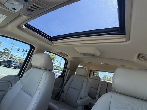 Used 2012 Cadillac Escalade Luxury RWD image 7