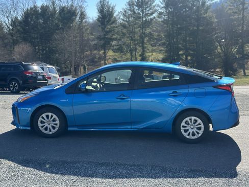Used 2019 Toyota Prius LE image 6