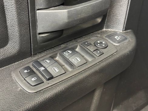 Used 2024 RAM 2500 Tradesman w/ Chrome Appearance Group image 10