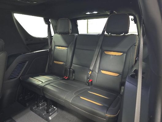 Used 2023 GMC Yukon AT4 AWD/4WD image 12