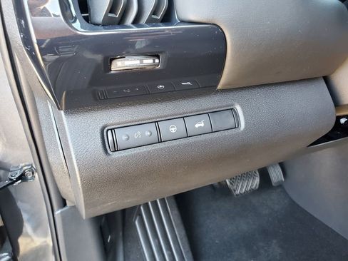 New 2025 Nissan Pathfinder SV image 23