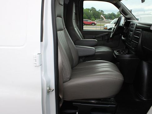 Used 2024 Chevrolet Express 2500 w/ Driver Convenience Package RWD image 33
