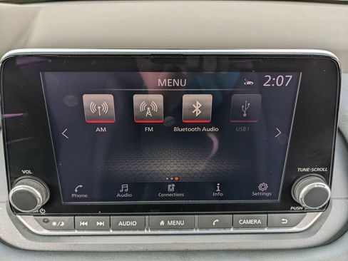 Used 2023 Nissan Rogue SV image 32