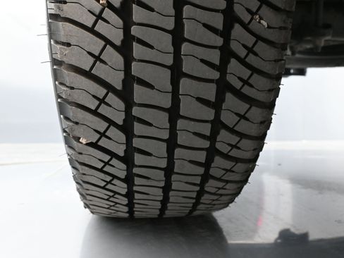 Used 2025 Ford F150 Lariat w/ Equipment Group 502A High AWD/4WD image 19