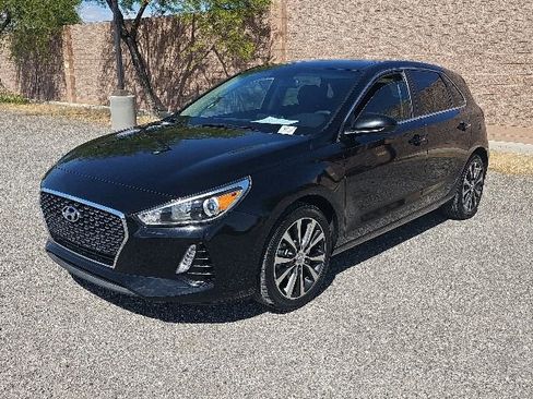 Used 2020 Hyundai Elantra GT FWD image 1
