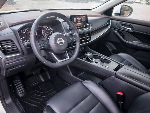 Used 2022 Nissan Rogue SV w/ SV Premium Package image 8