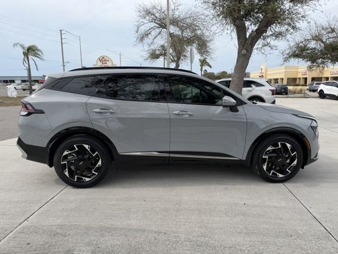 Certified 2023 Kia Sportage SX image 3