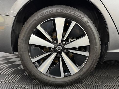 Used 2022 Nissan Altima 2.5 SV w/ SV Premium Package AWD/4WD image 9