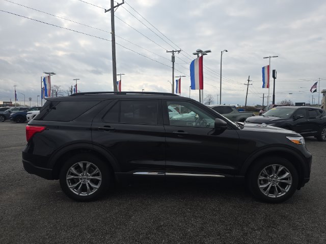Certified 2023 Ford Explorer XLT AWD/4WD image 4