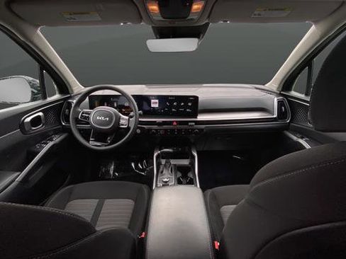 Certified 2025 Kia Sorento LX FWD image 11