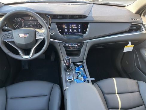 New 2025 Cadillac XT6 Luxury image 33
