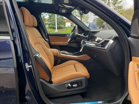 New 2026 BMW X5 xDrive50e w/ Climate Comfort Package AWD/4WD image 19
