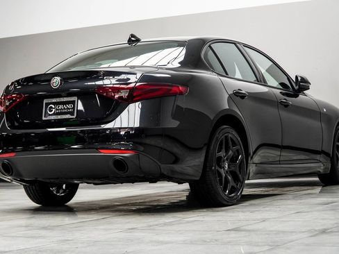 Used 2022 Alfa Romeo Giulia Ti image 12