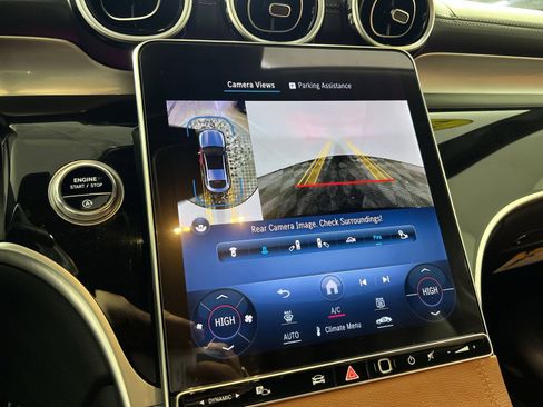 Used 2024 Mercedes-Benz GLC 300 4MATIC image 19