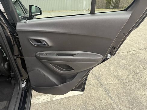 Used 2020 Chevrolet Trax LT w/ Driver Confidence Package image 30