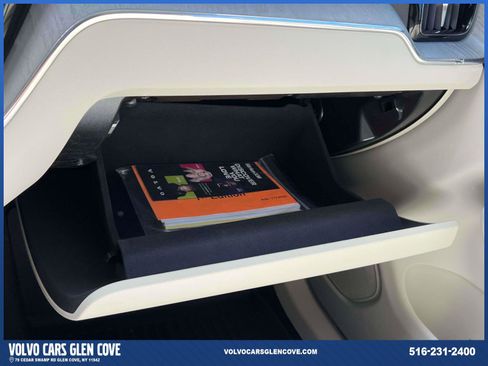 Used 2025 Volvo XC60 T8 Plus image 34