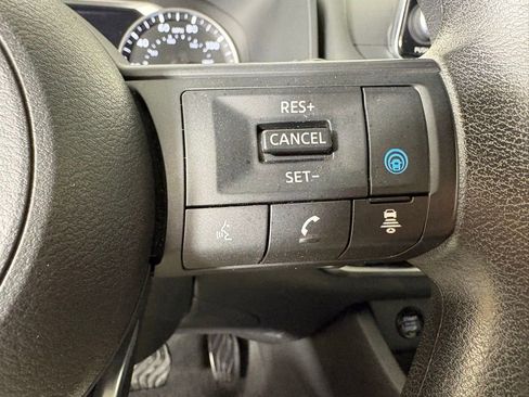 Used 2024 Nissan Rogue SV image 28