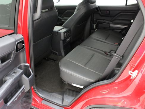 Used 2025 Toyota 4Runner TRD Off-Road Premium w/ Tow Technology Package AWD/4WD image 31