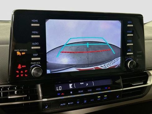 Certified 2022 Toyota Sienna XLE FWD image 15