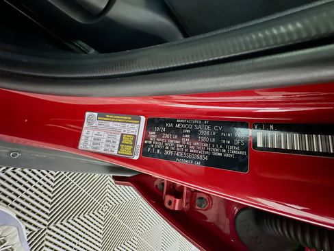 Used 2025 Kia K4 LXS image 12
