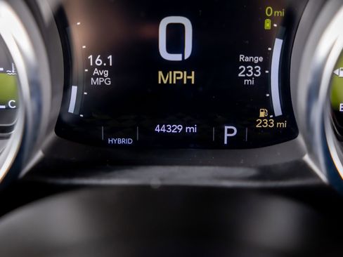 Used 2021 Jeep Wrangler Unlimited Sahara w/ Cold Weather Group AWD/4WD image 13