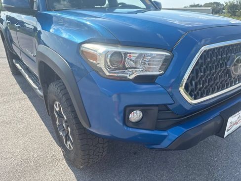 Used 2018 Toyota Tacoma TRD Off-Road AWD/4WD image 28