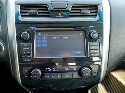 Used 2015 Nissan Altima 2.5 SV w/ Convenience Package image 42