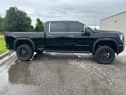 Used 2024 GMC Sierra 2500 Denali Ultimate AWD/4WD image 4